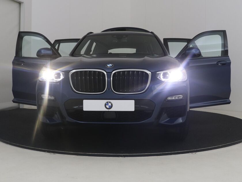 BMW X3 xDrive20i High Exe | M-Sport pakket | Head Up Lederen sportstoelen, ACC, Rondom camera,