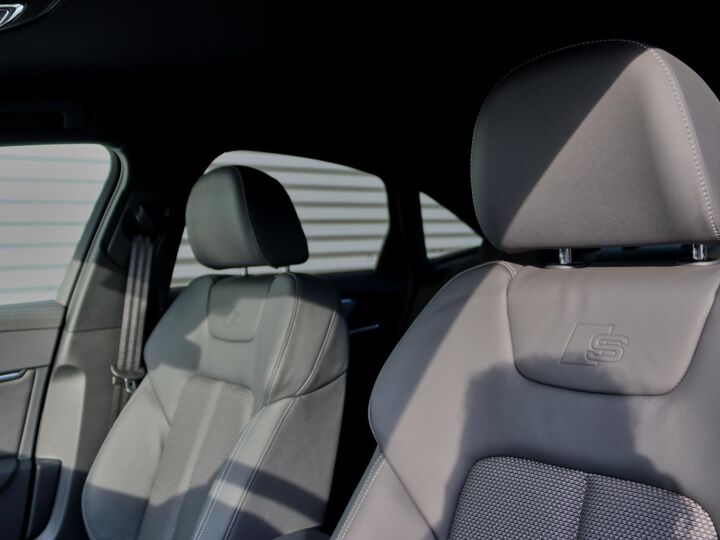 Audi A6 Limousine S edition Competition 40 TFSI 150 kW / 204 pk 7 versn. S-tronic | Adaptive Cruise Control | Achteruitrijcamera | Stoelverwarming voorin | Optiekpakket Zwart | Privacy Glass