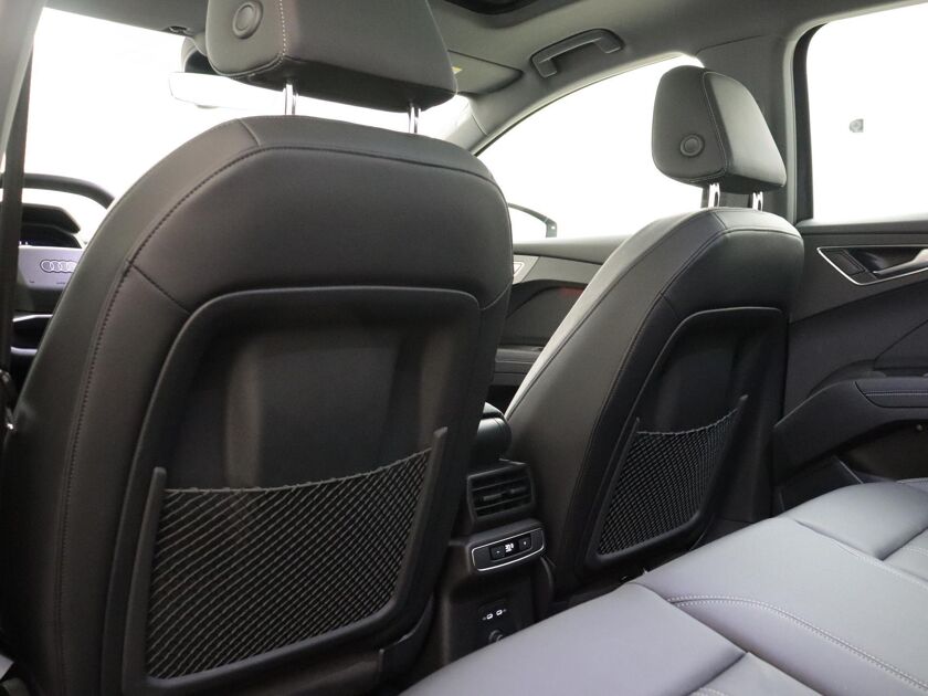 Audi Q4 e-tron 40 Launch edition Advanced | 204PK | Panoramadak | Key-Less | Digital Cockpit | Navigatie | Leder |