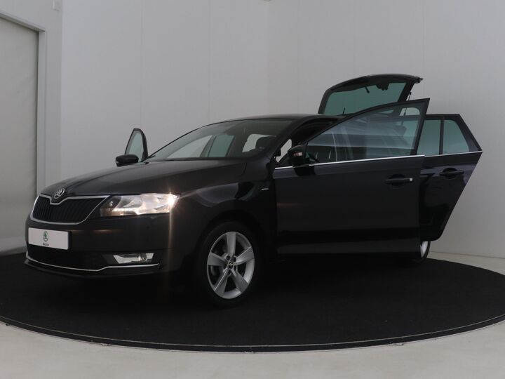 Škoda Rapid Spaceback 1.0 TSI Greentech Clever | 95 PK | Stoelverwarming |  Parkeersensoren | Multifunctioneel Stuurwiel | Velgen LM 16” | Airco |