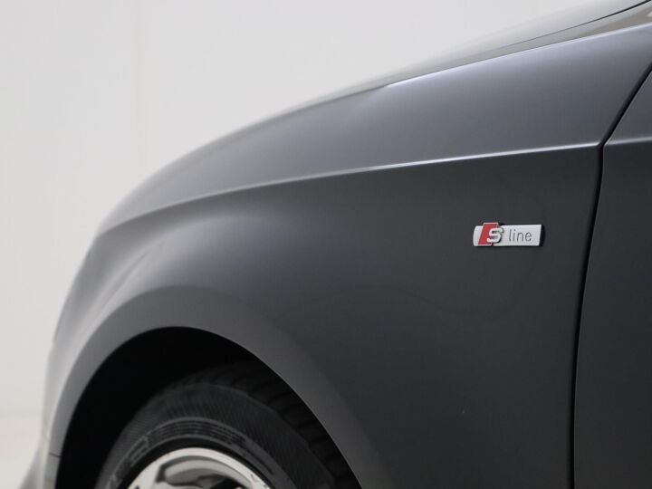 Audi A3 Sportback 35 TFSI CoD Advance Sport Aut.| 150 PK | Stoelverwarming | Panoramadak | Extra Getint Glas | DAB |
