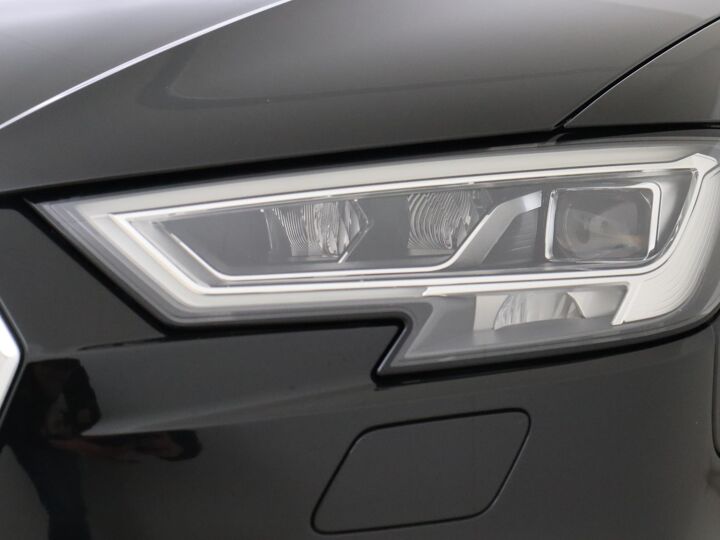 Audi A3 Sportback 35 TFSI CoD Advance Sport Aut.| 150 PK | Stoelverwarming | Panoramadak | Extra Getint Glas | DAB |
