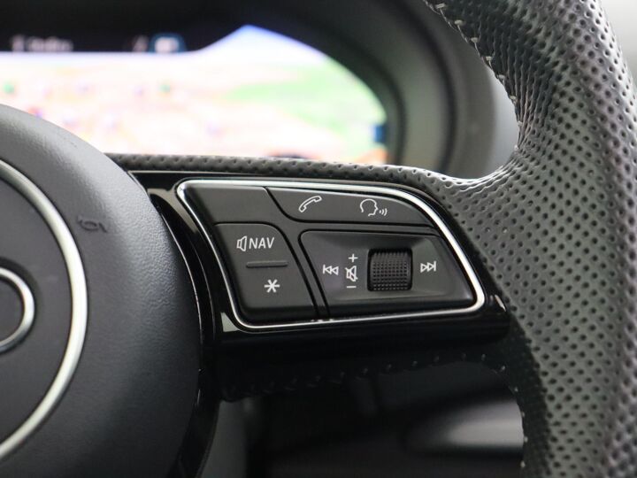 Audi A3 Sportback 35 TFSI CoD Advance Sport Aut.| 150 PK | Stoelverwarming | Panoramadak | Extra Getint Glas | DAB |