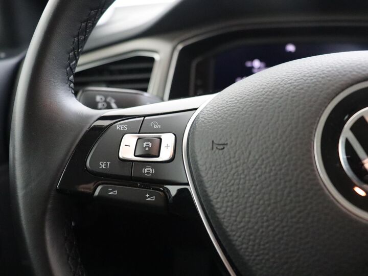 Volkswagen T-Roc 1.0 TSI Style Business | 110 PK | Cruise Control | Stuurbediening | Apple CarPlay | Navigatie |