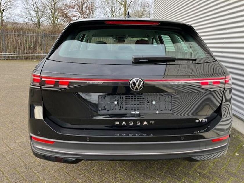 Volkswagen Passat Variant Business 1.5 110 kW / 150 pk eTSI Variant 7 versn. DSG