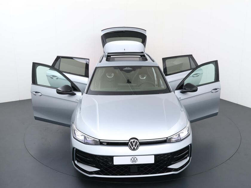 Volkswagen Passat Variant R-Line Business 1.5 110 kW / 150 pk eTSI Variant 7 versn. DSG Black Style