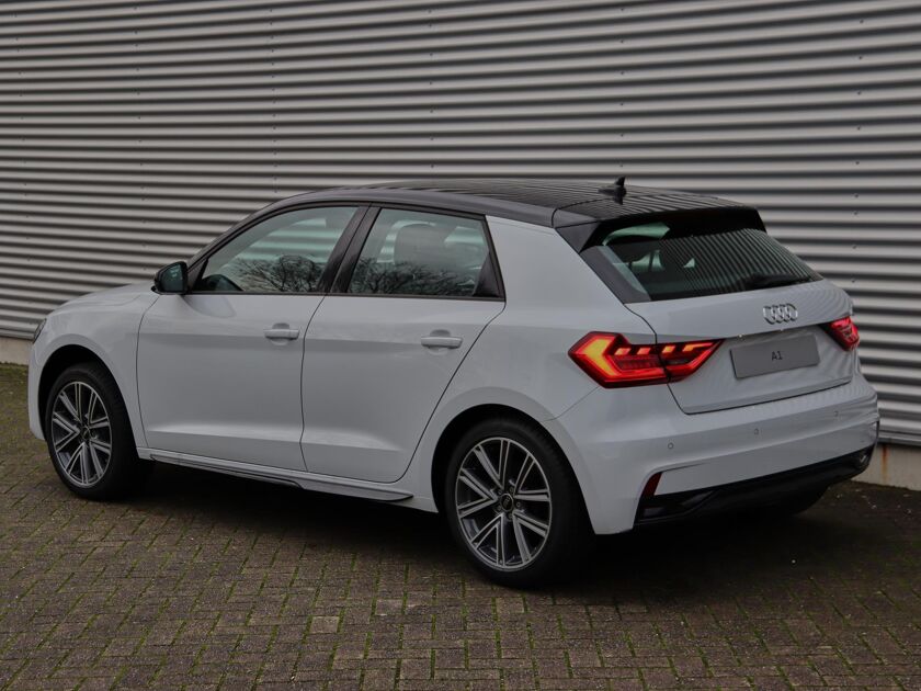 Audi A1 Sportback Advanced edition 25 TFSI 70 kW / 95 pk Sportback 5 versn. Hand | Audi Virtual cockpit | Cruise control | LED achterlichten | Optiekpakket zwart | Parkeersensoren achter | 17'' LMV | Apple Carplay/Android Auto | Sportstuur plus