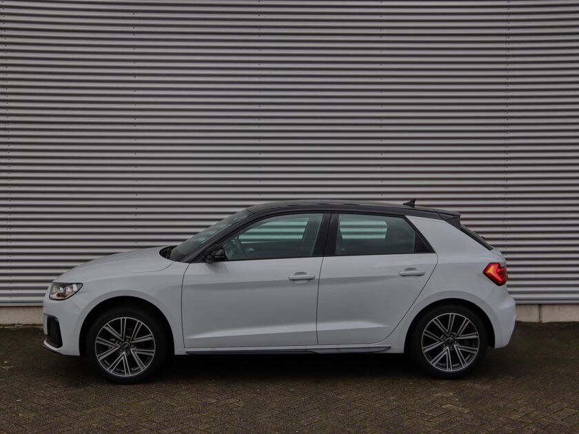 Audi A1 Sportback Advanced edition 25 TFSI 70 kW / 95 pk Sportback 5 versn. Hand | Audi Virtual cockpit | Cruise control | LED achterlichten | Optiekpakket zwart | Parkeersensoren achter | 17'' LMV | Apple Carplay/Android Auto | Sportstuur plus