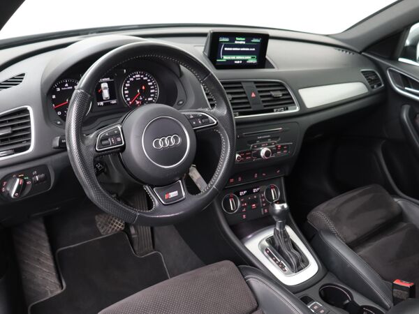 Audi Q3 1.4 TFSI CoD Sport Advance Sport | 150 PK | Automaat | S Line exterieur en interieur | Lichtmetalen velgen 18" |