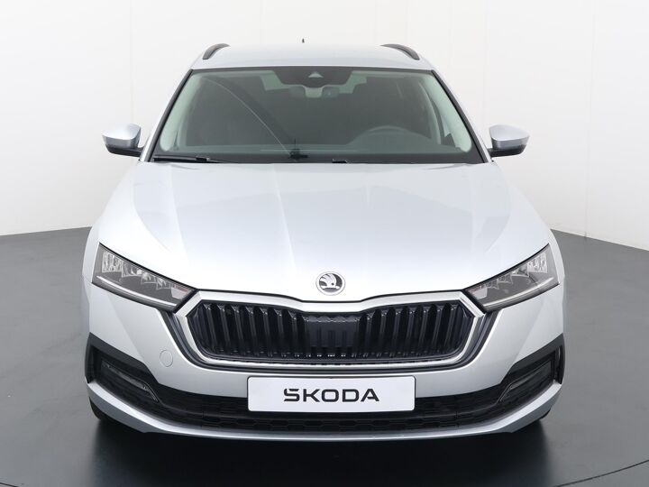 Škoda Octavia Combi 1.0 TSI 110 pk Ambition Navigatie | Apple Carplay/Android Auto | Climate Control | Cruise Control | 18" Lichtmetalen velgen |