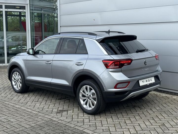 Volkswagen T-Roc Life Edition 1.0 81 kW / 110 pk TSI SUV 6 versn. H and