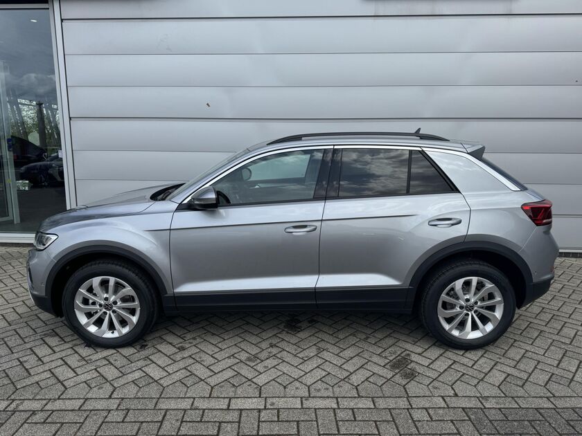 Volkswagen T-Roc Life Edition 1.0 81 kW / 110 pk TSI SUV 6 versn. H and