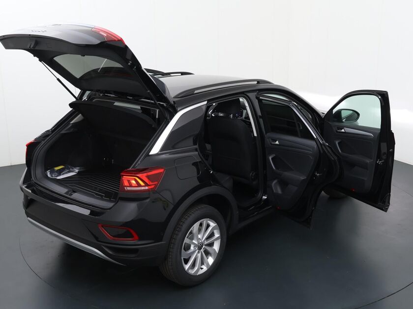 Volkswagen T-Roc Life Edition 1.0 81 kW / 110 pk TSI SUV 6 versn. H and