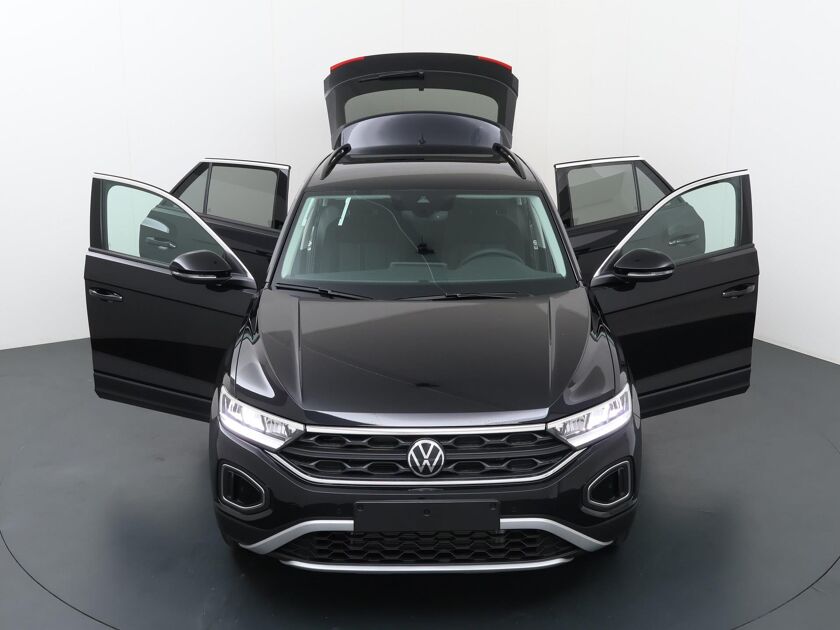 Volkswagen T-Roc Life Edition 1.0 81 kW / 110 pk TSI SUV 6 versn. H and