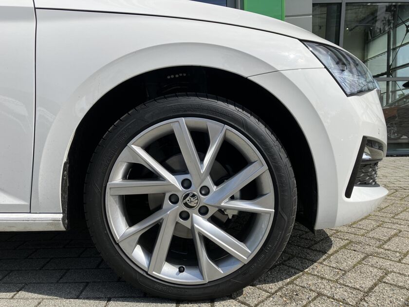 Škoda Scala Sport Business 1.0 TSI 110 pk | Navigatie | 18'' Lichtmetalen velgen | Apple Carplay/Android Auto | Adaptieve cruise control |