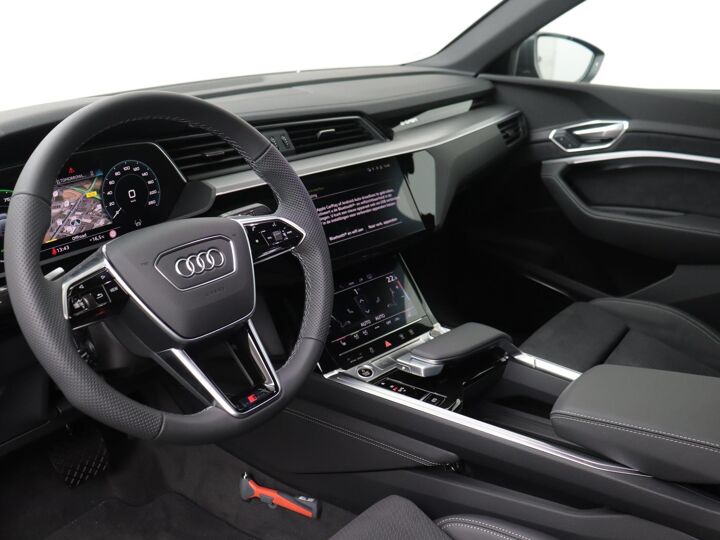 Audi e-tron Sportback 55 quattro S edition 95 kWh | Panorama glazen schuif kanteldak | 21" LM velgen Audi Sport | Privacy Glass | Stoelverwarming