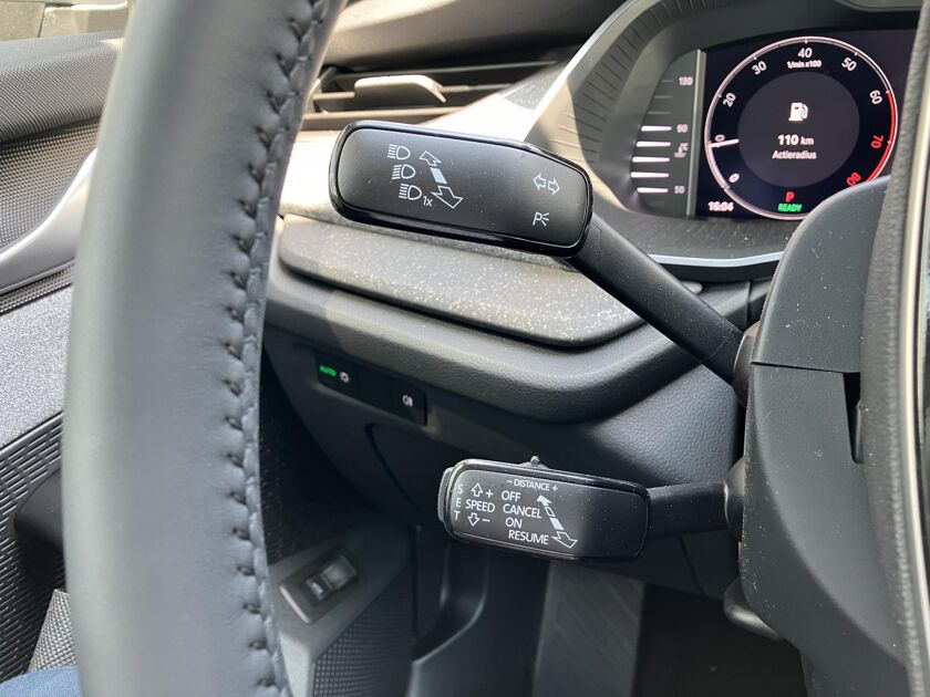 Škoda Octavia First Edition 1.5 TSI m-HEV 115 pk DSG | Automaat | Navigatie | Adaptieve cruise control | Apple Carplay/Android Auto | 17" lichtmetalen velgen |