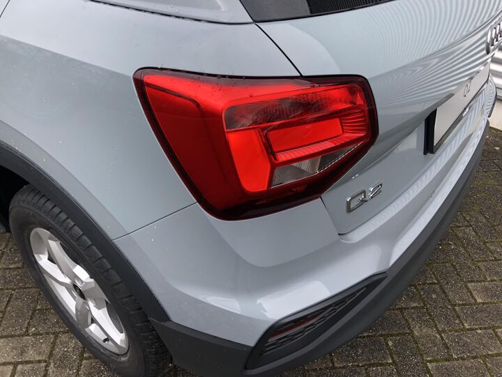 Audi Q2 Pro Line 35 TFSI 110 kW / 150 pk Hatchback 7 versn S-tronic | Adaptieve cruise control | Comfortsleutel | Privacy Glass | Parkeersensoren + achteruitrij camera | LED | DAB | Apple Carplay/Android Auto | 16 inch LMV