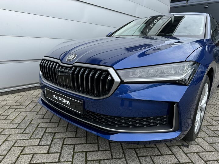 Škoda Superb First Edition 1.5 TSI m-HEV 150 pk DSG | Automaat | Elektrische achterklep | Navigatie | Adaptieve cruise control | 18'' Lichtmetalen velgen | Camera |