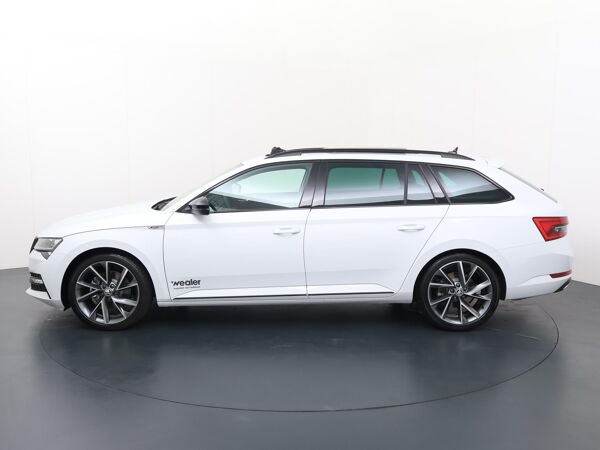 Škoda Superb Combi Sportline Business Edition 1.5 TSI 150 pk DSG | Automaat | Panoramadak | Navigatie | Adaptieve cruise control | 19'' Lichtmetalen velgen | Camera |