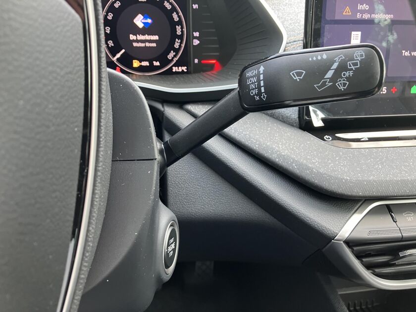 Škoda Octavia combi First Edition 1.5 TSI m-HEV 115 pk DSG | Automaat | Navigatie | Adaptieve cruise control | Apple Carplay/Android Auto | 17" lichtmetalen velgen |