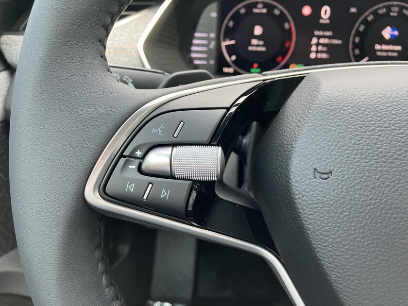 Škoda Octavia combi First Edition 1.5 TSI m-HEV 115 pk DSG | Automaat | Navigatie | Adaptieve cruise control | Apple Carplay/Android Auto | 17" lichtmetalen velgen |