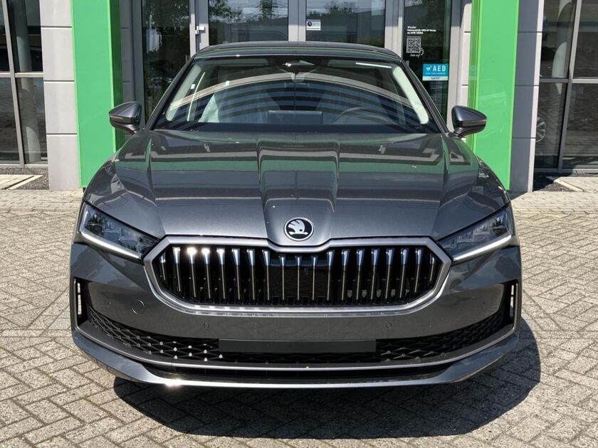 Škoda Superb First Edition 1.5 TSI m-HEV 150 pk DSG | Automaat | Elektrische achterklep | Navigatie | Adaptieve cruise control | 18'' Lichtmetalen velgen | Camera |