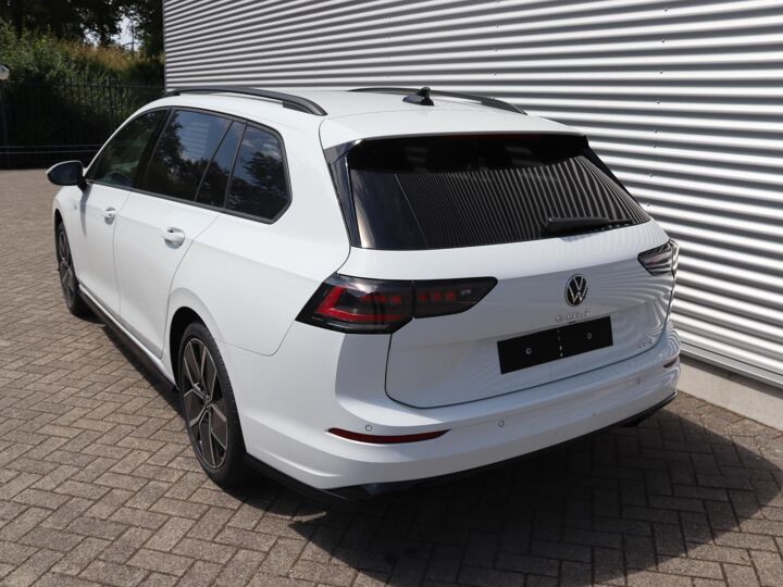 Volkswagen Golf Variant R-Line-Edition 1.5 eTSI 85 kW / 116 pk Variant 7 v ersn. DSG | LED Matrix | Assistance Plus pakket |