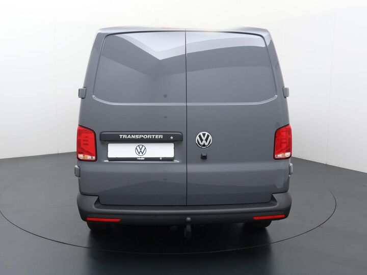 Volkswagen Bedrijfswagens Transporter 2.0 TDI L2H1 28 | 150 PK | Trekhaak | Verzwaarde vering achter | Achteruitrijcamera |