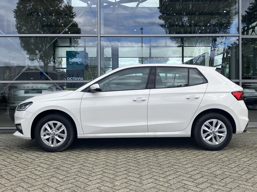 Škoda Fabia Selection 1.0 TSI 95 pk | Apple CarPlay / Android Auto | Parkeersensoren | Cruise control | 15" lichtmetalen velgen |