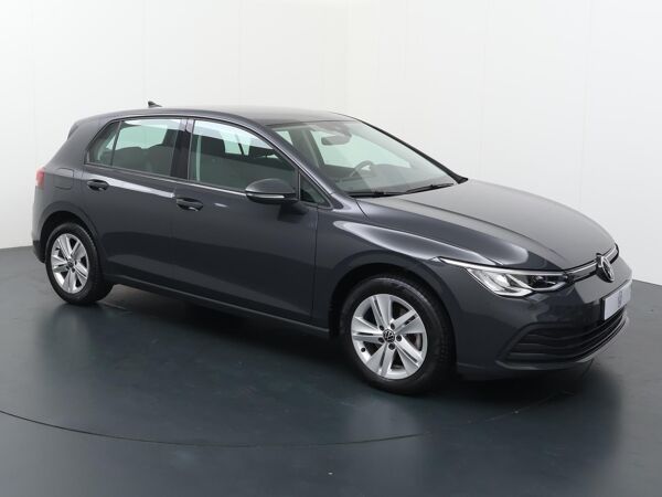 Volkswagen Golf 1.5 TSI Life  | 130 PK | Apple CarPlay / Android Auto | Navigatiesysteem | Parkeersensoren voor en achter |