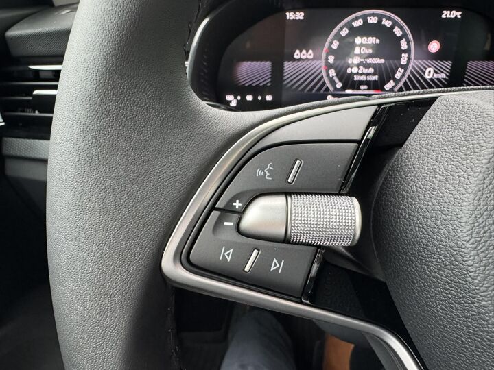 Škoda Kamiq Essence 1.0 TSI 115 pk 6 versn. | Apple Carplay/Android Auto | Parkeersensoren | Cruise Control