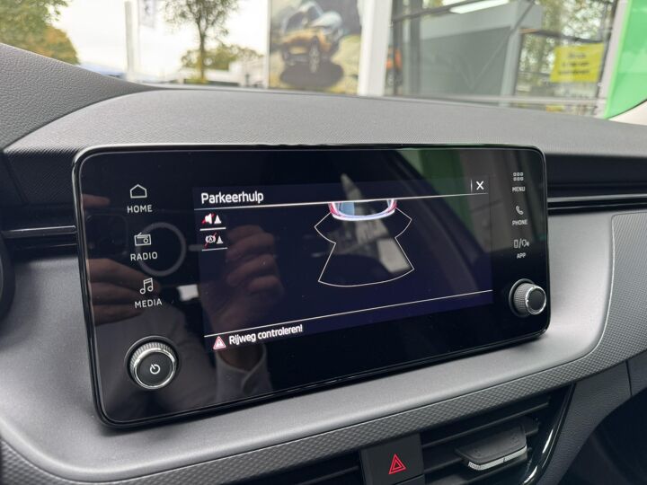 Škoda Kamiq Essence 1.0 TSI 115 pk 6 versn. | Apple Carplay/Android Auto | Parkeersensoren | Cruise Control