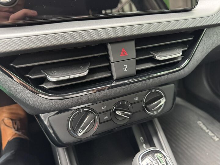 Škoda Kamiq Essence 1.0 TSI 115 pk 6 versn. | Apple Carplay/Android Auto | Parkeersensoren | Cruise Control