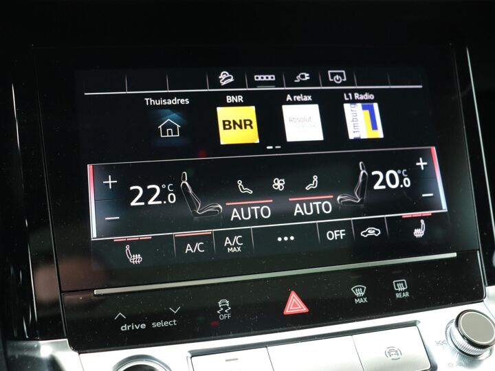 Audi Q8 e-tron Advanced edition plus 55 300kw/408pk 114Kwh ektr. aandrijving quattro | Glazen panoramadak | Uitgebreide voorverwarming + ventilatie | Elektr. voorst. geheugen bestuurder | Privacy Glass | Achteruitrijcamera | 21'' LMV