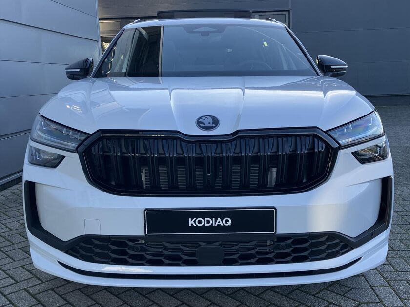 Škoda Kodiaq Sportline Business 1.5 TSI PHEV 204 pk DSG | Automaat | Panoramadak |19" Lichtmetalen velgen | LED Matrix