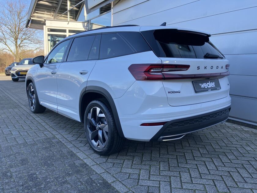 Škoda Kodiaq Sportline Business 1.5 TSI PHEV 204 pk DSG | Automaat | Panoramadak |19" Lichtmetalen velgen | LED Matrix