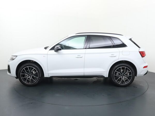 Audi Q5 55 TFSI e S Line | 367 PK | Trekhaak | Panoramadak | MMI Navigatie plus |