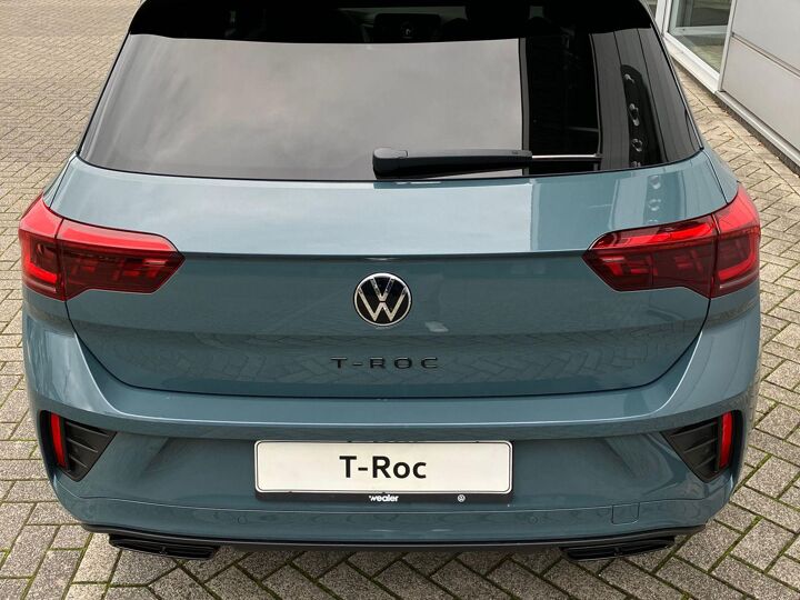 Volkswagen T-Roc R-Line Business 1.5 110 kW / 150 pk TSI SUV 7 vers n. DSG | Black Style | LED Matrix | Panoramadak | Elektr. achterklep |