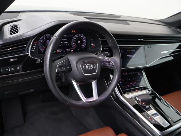 Audi Q8 55 TFSI quattro Pro Line Plus | 340 PK | Trekhaak |  Luchtvering  | S-Line exterieur | Dynamic steering | Panoramadak | Lederen bekleding Valcona |