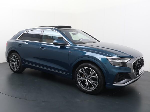 Audi Q8 55 TFSI quattro Pro Line Plus | 340 PK | Trekhaak |  Luchtvering  | S-Line exterieur | Dynamic steering | Panoramadak | Lederen bekleding Valcona |