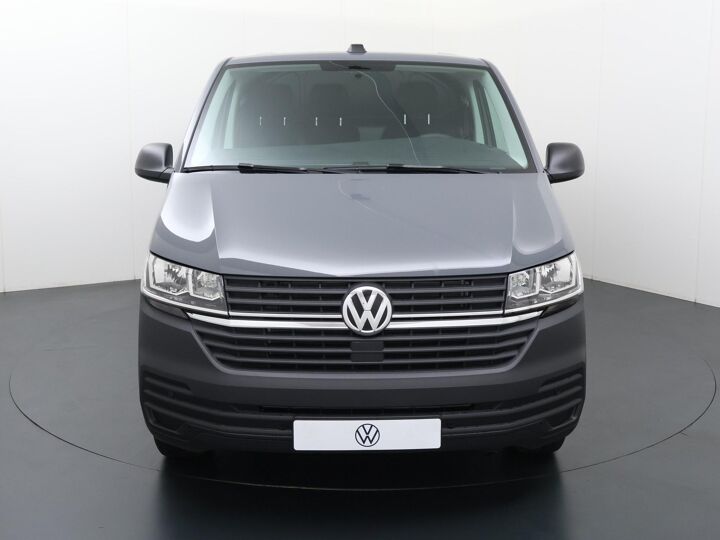 Volkswagen Bedrijfswagens Transporter 2.0 TDI L2H1 28 | 150 PK | Trekhaak | Verzwaarde vering achter | Achteruitrijcamera  |