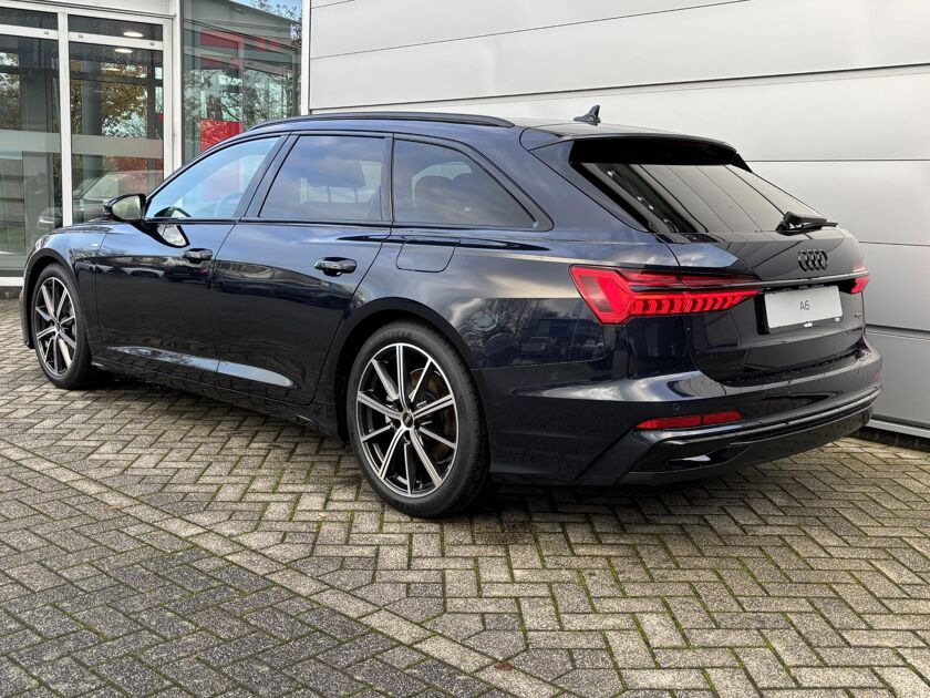 Audi A6 Avant S edition Competition 50 TFSI e 220 kW / 299 pk S-tronic quattro | Panoramadak | matrix LED koplampen | 19"LM Velgen | electronic climate controle | lederen/stof bekleding