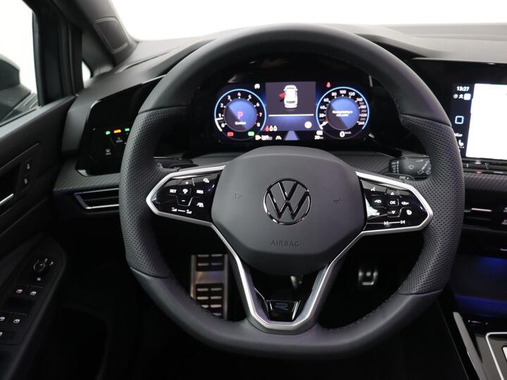 Volkswagen Golf Variant R-Line (8)  1.5 eTSI 96 kW / 130 pk Variant 7 vers n. DSG | Navigatie | Keyless | Achteruitrijcamera | Stoel- & stuurwielverwarming |