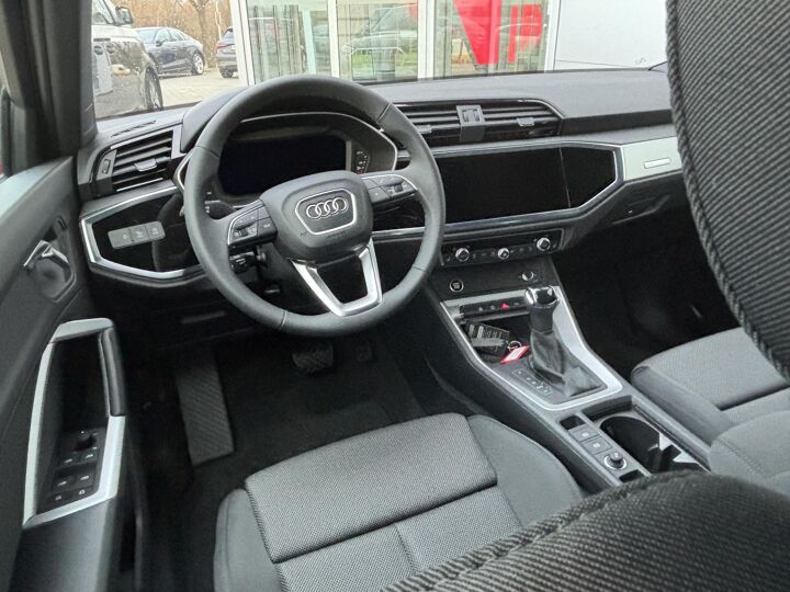 Audi Q3 Advanced edition 35 TFSI 110 kW / 150 pk Hatchback 7 versn. S-tronic