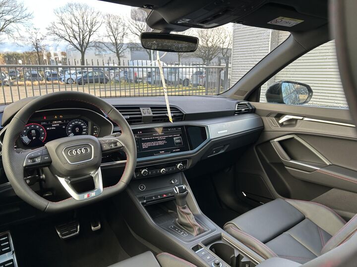 Audi Q3 S edition Competition 35 TFSI 110 kW / 150 pk Hatc Leer | Panoramadak | Stoelverwarming | Camera | Sonos