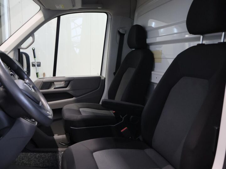 Volkswagen Bedrijfswagens Crafter 35 2.0 TDI L3 Trendline | Automaat | 177 PK | Citybox Meubelbak + Laadlift 750kg + Zijdeur rechts | Airconditioning | Cruise control | Radio + Bleutooth | Comfortstoel bestuurder + Bijrijdersstoel | Achteruitrijcamera | BPM Vrij