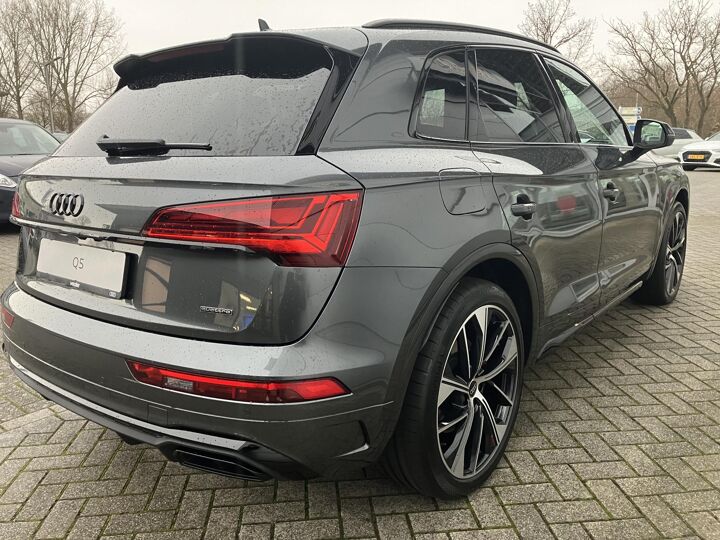 Audi Q5 S edition Competition 50 TFSI e 220 kW / 299 pk SU V 7 versn. S-tronic quattro