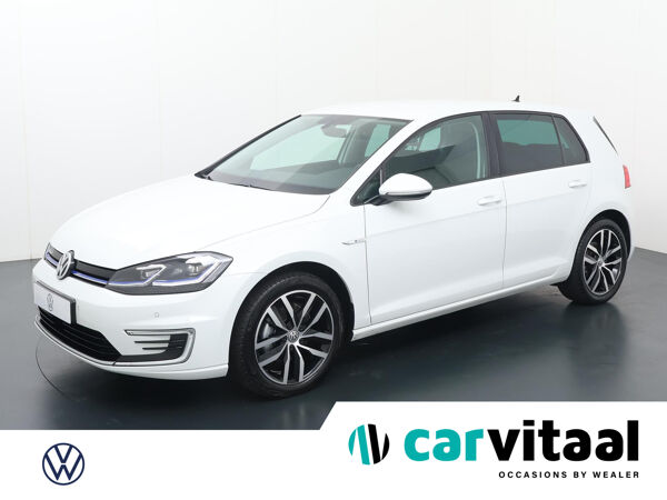 Volkswagen e-Golf E-DITION | 136 PK | Navigatiesysteem | Lichtmetalen velgen 17"| Apple CarPlay / Android Auto |