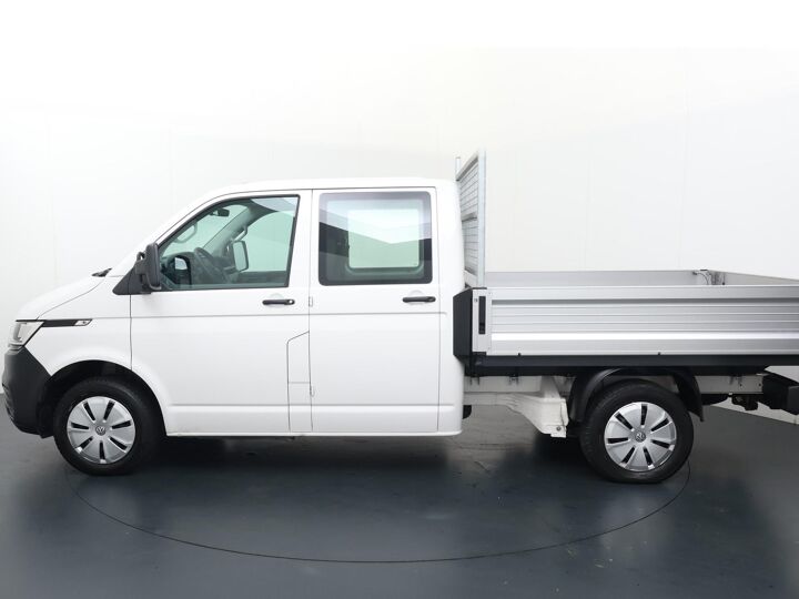 Volkswagen Bedrijfswagens Transporter 2.0 TDI L2H1 DC 30 Comfortline | 110 PK | Trekhaak | Twee zitplaatsen rechtsvoor | | Navigatiesysteem |